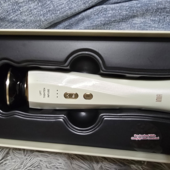 NIB Inia Flare Skin Rejuvenation Device - Picture 2 of 6